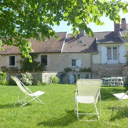 Retraite Nature Avec Cheminee Et Jardin Dans Le Parc National De Forets - Fr-1-611-54 *