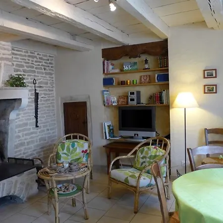 Vakantiehuis Retraite Nature Avec Cheminee Et Jardin Dans Le Parc National De Forets - Fr-1-611-54 *